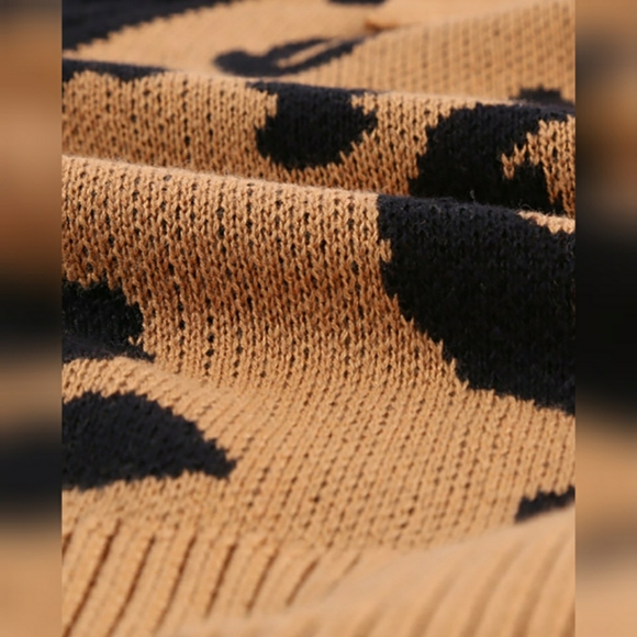 🆕⭐ Cheetah cut out sweater - Picture 5 of 10